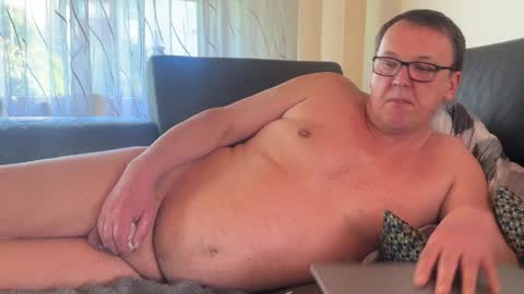 Snapshot of tom6644 chatting on 04-26-26, 03:15 Tom online show from 04-26-26, 03:15