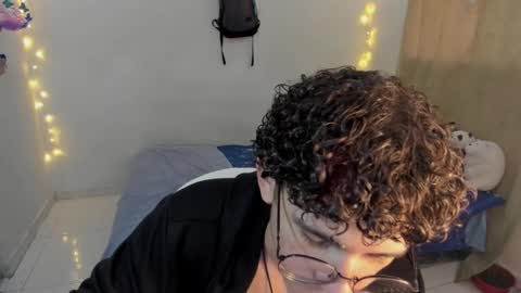 Tom Blue online show from 12-16-25, 04:01