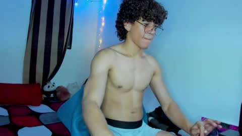 Tom Blue online show from 06-19-26, 12:37
