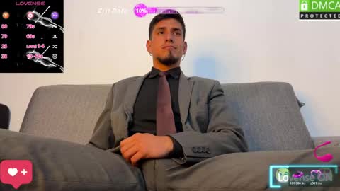 Snapshot of tom_blunt96 chatting on 05-24-26, 12:21 TOM online show from 05-24-26, 12:21