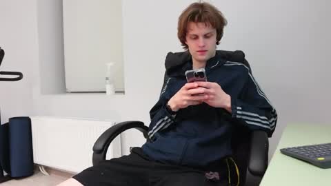 tom online show from 05-04-26, 01:34