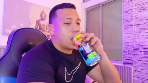 Tom muscle1 online show from 11-17-25, 07:41