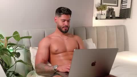 Tomas Ferrer online show from 06-21-26, 01:52