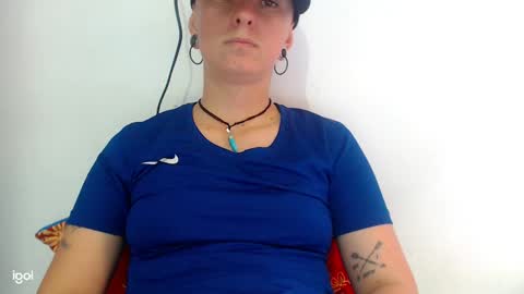 Snapshot of tomboyblue chatting on 12-02-24, 07:49 Blue online show from 12-02-24, 07:49