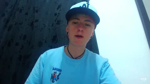 Snapshot of tomboyblue chatting on 12-06-24, 09:21 Blue online show from 12-06-24, 09:21