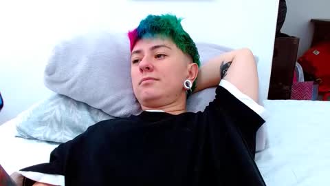 Blue online show from 11-22-25, 04:28