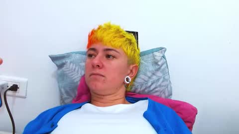 Blue online show from 12-20-25, 04:36