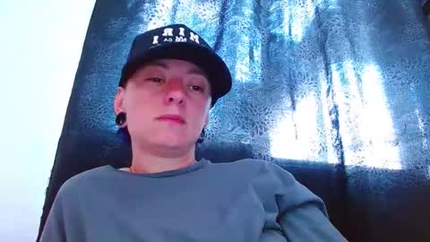 Blue online show from 04-24-26, 07:27