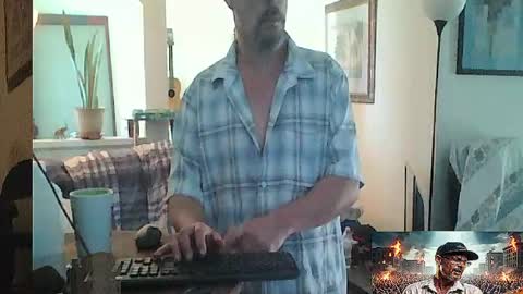 Snapshot of tomcatsawyer chatting on 05-19-26, 04:24 sirmuggsalot online show from 05-19-26, 04:24