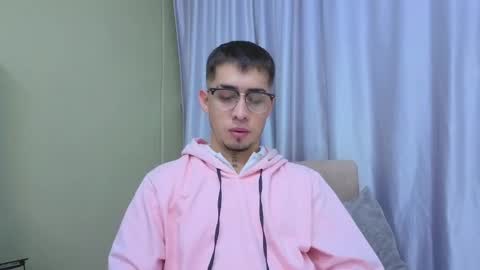 Snapshot of tommas_johnson chatting on 05-03-26, 12:22 Tomas online show from 05-03-26, 12:22