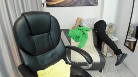 Snapshot of tommas_johnson chatting on 05-05-26, 12:13 Tomas online show from 05-05-26, 12:13