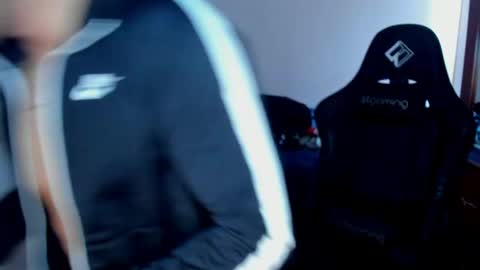 Twitter BreddTommy IG tommy bredd online show from 04-12-26, 06:35