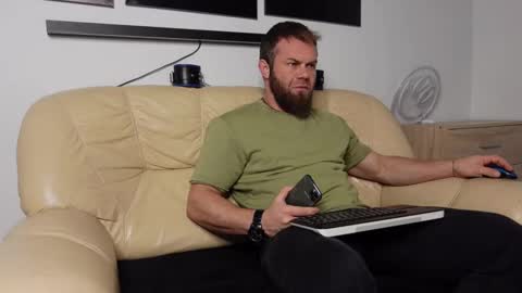 Snapshot of tommy_burnzzz chatting on 12-05-24, 04:09 tommy burnzzz online show from 12-05-24, 04:09