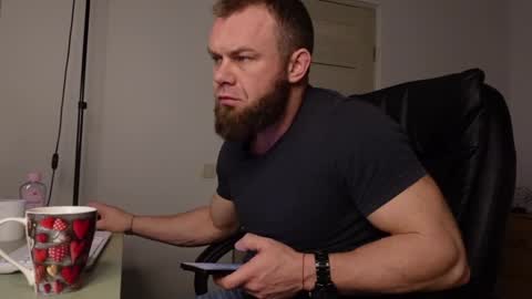 Snapshot of tommy_burnzzz chatting on 01-16-25, 04:28 tommy burnzzz online show from 01-16-25, 04:28