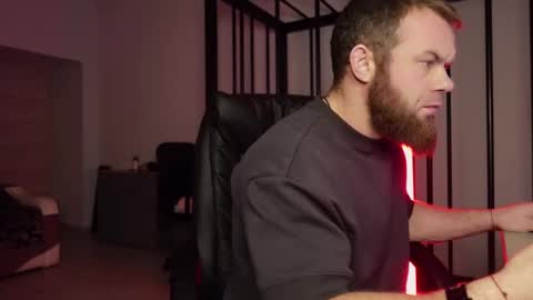 Snapshot of tommy_burnzzz chatting on 02-27-25, 02:32 tommy burnzzz online show from 02-27-25, 02:32