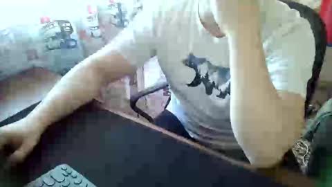 Snapshot of tommy_li_2 chatting on 01-25-25, 09:04 Tommi Li online show from 01-25-25, 09:04