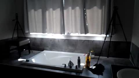 Snapshot of tommybangz chatting on 07-08-26, 01:37 Tommybangzz online show from 07-08-26, 01:37