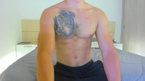 Snapshot of tommygarcia_ chatting on 10-24-25, 10:39 Instagram t garcia69 online show from 10-24-25, 10:39