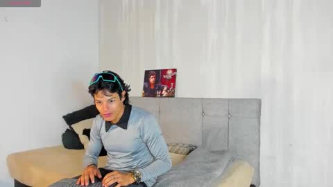 Snapshot of tommyhot7 chatting on 06-08-26, 01:28 tommyhot7 online show from 06-08-26, 01:28