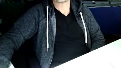 Snapshot of tomtom02029 chatting on 12-10-24, 01:22 Tom online show from 12-10-24, 01:22