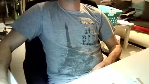 Snapshot of tomtom02029 chatting on 12-13-24, 06:38 Tom online show from 12-13-24, 06:38