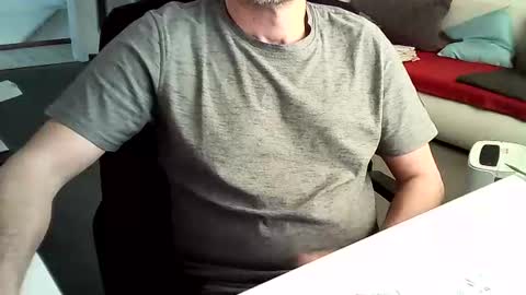 Snapshot of tomtom02029 chatting on 12-16-24, 02:49 Tom online show from 12-16-24, 02:49