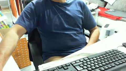 Snapshot of tomtom02029 chatting on 10-04-25, 05:11 Tom online show from 10-04-25, 05:11