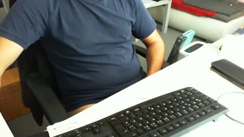 Snapshot of tomtom02029 chatting on 10-11-25, 02:15 Tom online show from 10-11-25, 02:15