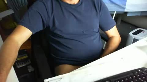 Snapshot of tomtom02029 chatting on 10-27-25, 01:37 Tom online show from 10-27-25, 01:37