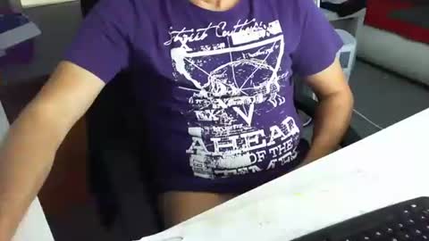 Snapshot of tomtom02029 chatting on 11-08-25, 10:48 Tom online show from 11-08-25, 10:48