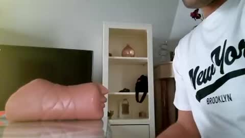 tomy2908 online show from 11-04-25, 05:01