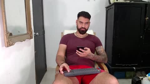 Snapshot of tomy_johnson2 chatting on 12-30-24, 11:06 Tomas jhonson online show from 12-30-24, 11:06
