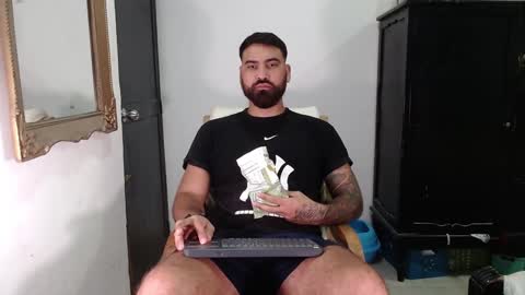 Snapshot of tomy_johnson2 chatting on 01-13-25, 08:04 Tomas jhonson online show from 01-13-25, 08:04