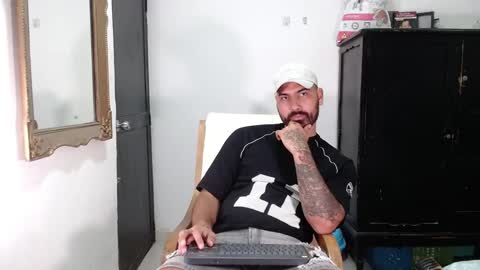 Snapshot of tomy_johnson2 chatting on 01-25-25, 10:39 Tomas jhonson online show from 01-25-25, 10:39