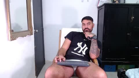 Snapshot of tomy_johnson2 chatting on 01-27-25, 12:33 Tomas jhonson online show from 01-27-25, 12:33