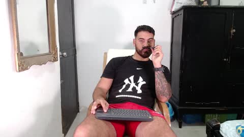 Snapshot of tomy_johnson2 chatting on 01-27-25, 08:28 Tomas jhonson online show from 01-27-25, 08:28