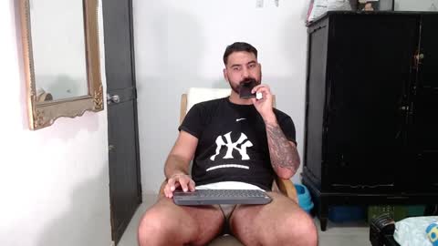 Snapshot of tomy_johnson2 chatting on 01-27-25, 11:33 Tomas jhonson online show from 01-27-25, 11:33