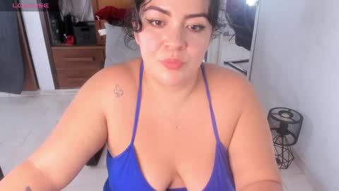 Snapshot of ton_amourrx chatting on 06-01-26, 11:39 lady blue online show from 06-01-26, 11:39