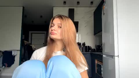 Elara  online show from 07-28-26, 02:07