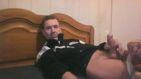 tonio358965 online show from 11-02-25, 08:00