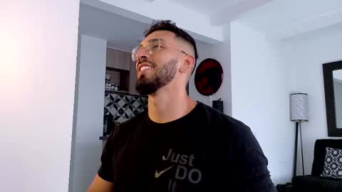 tony muscle1 online show from 01-08-26, 09:28