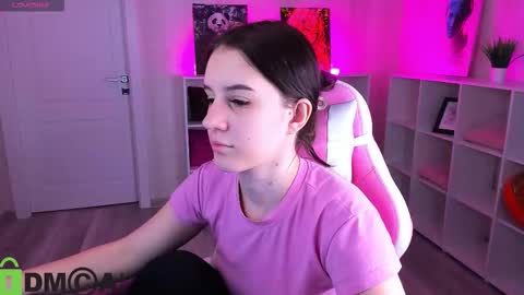 tonya_gray online show from 11-28-25, 01:19