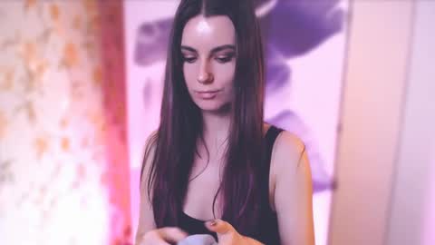 Elizabeth online show from 02-25-25, 04:53