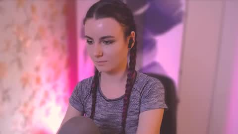 Elizabeth online show from 02-28-25, 04:53