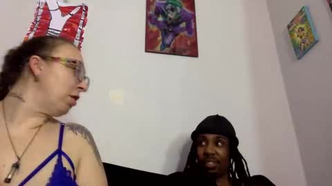 Snapshot of toochillcouple420 chatting on 12-07-24, 12:52 toochillcouple420 online show from 12-07-24, 12:52