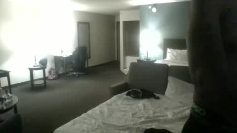 Snapshot of toochillcouple420 chatting on 11-08-25, 06:13 toochillcouple420 online show from 11-08-25, 06:13