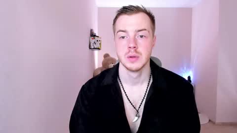 Snapshot of toohornyserj chatting on 02-19-25, 10:09 toohornyserj online show from 02-19-25, 10:09