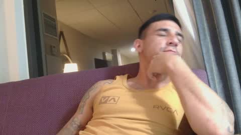 Snapshot of toomuchsmoke chatting on 12-20-24, 08:06 toomuchsmoke online show from 12-20-24, 08:06