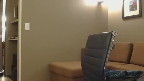 Snapshot of toomuchsmoke chatting on 01-10-25, 02:25 toomuchsmoke online show from 01-10-25, 02:25