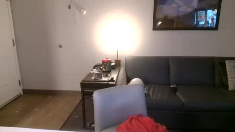 Snapshot of toomuchsmoke chatting on 02-06-25, 11:21 toomuchsmoke online show from 02-06-25, 11:21